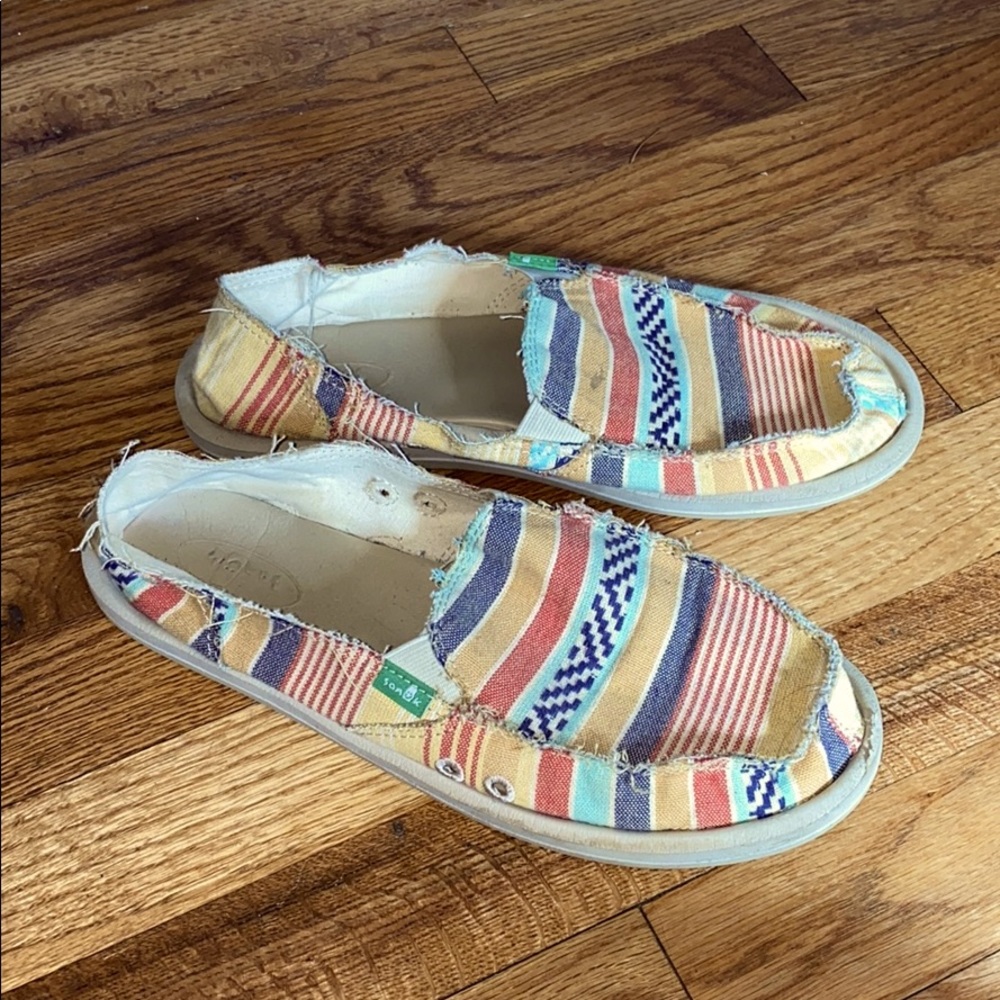 Sanuks